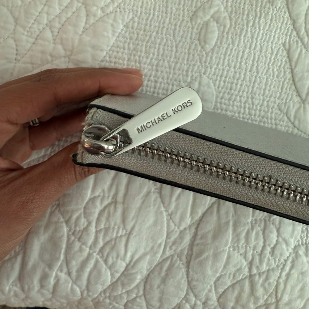 Michael Kors Zip Wallet - Picture 3 of 11